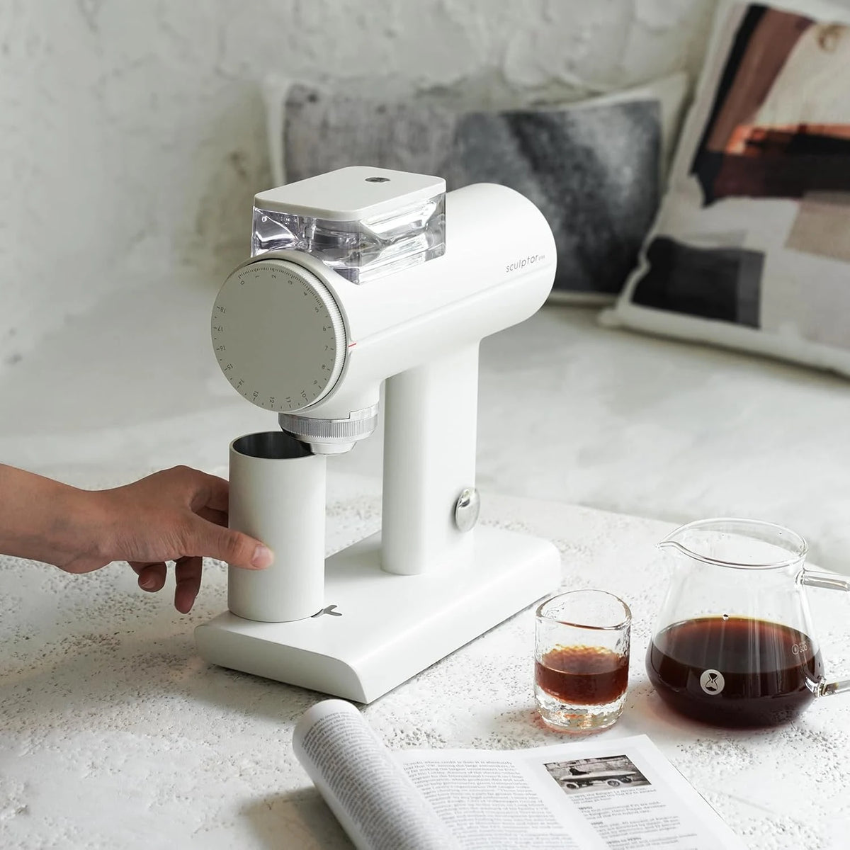 TIMEMORE Sculptor 078S white coffee grinder with dosing cup, espresso and a pour-over carafe